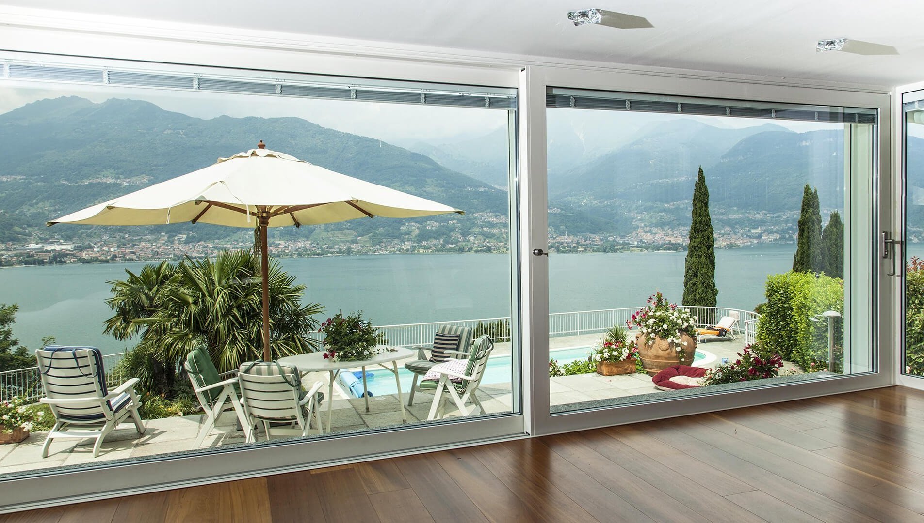 Villa sul lago a Olgiasca